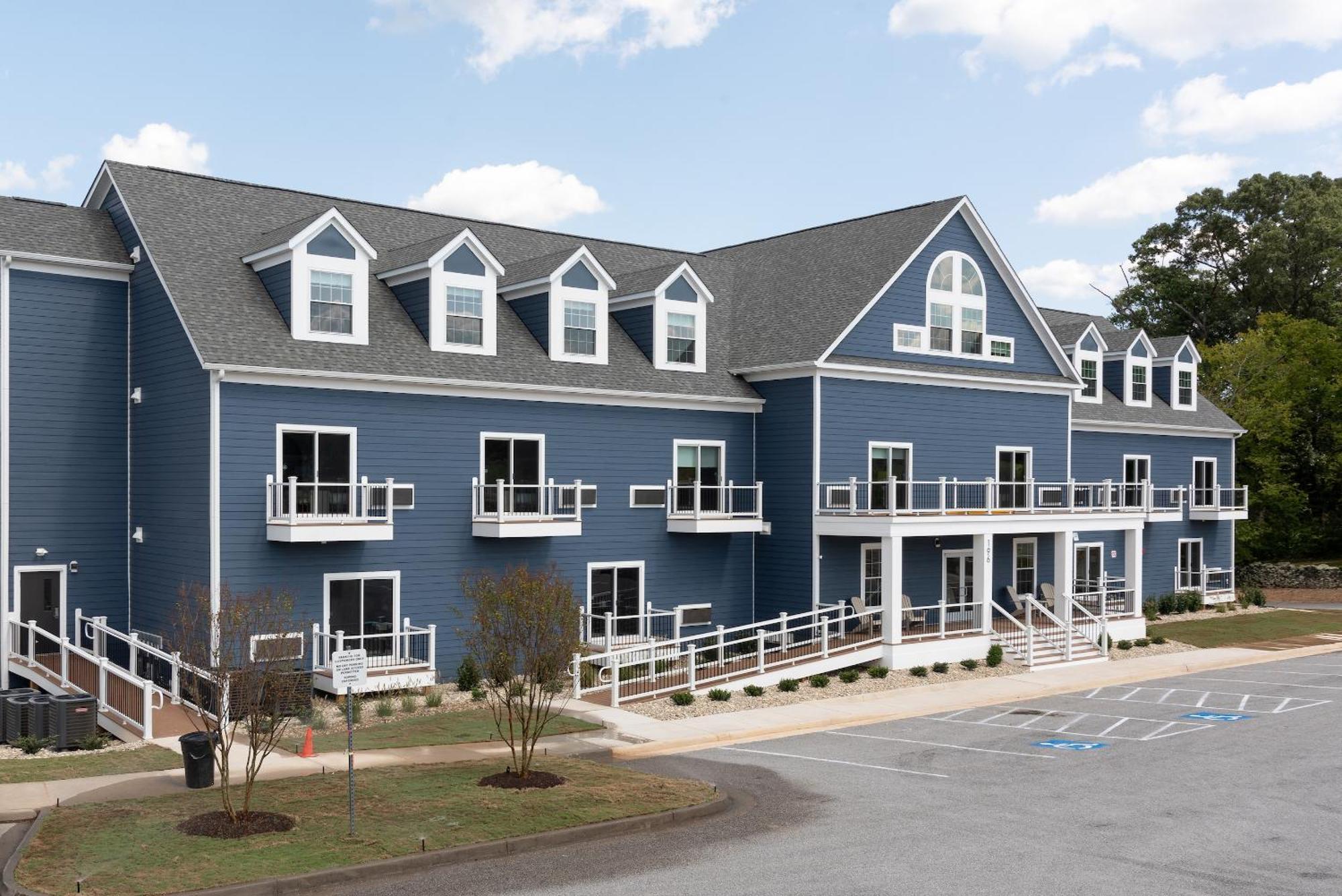 Boardwalk Hotel On Lake Anna By Kasa Mineral Eksteriør billede